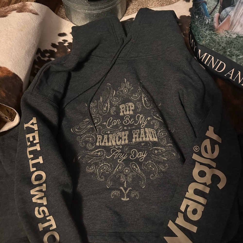 Cropped wrangler sweatshirt